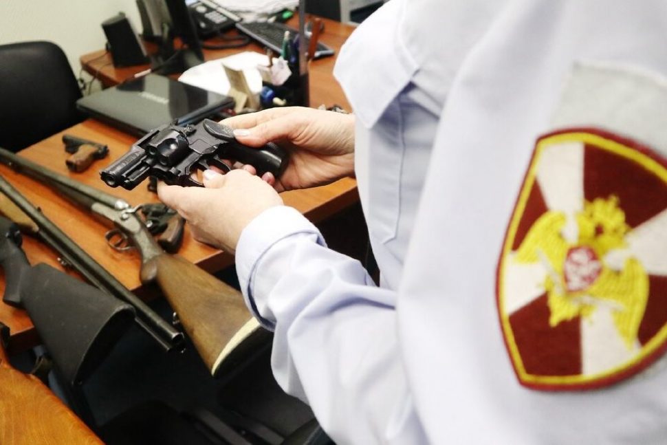 В первом квартале 2023 года сотрудники Росгвардии Архангельской области выявили более двухсот нарушений в сфере оборота оружия